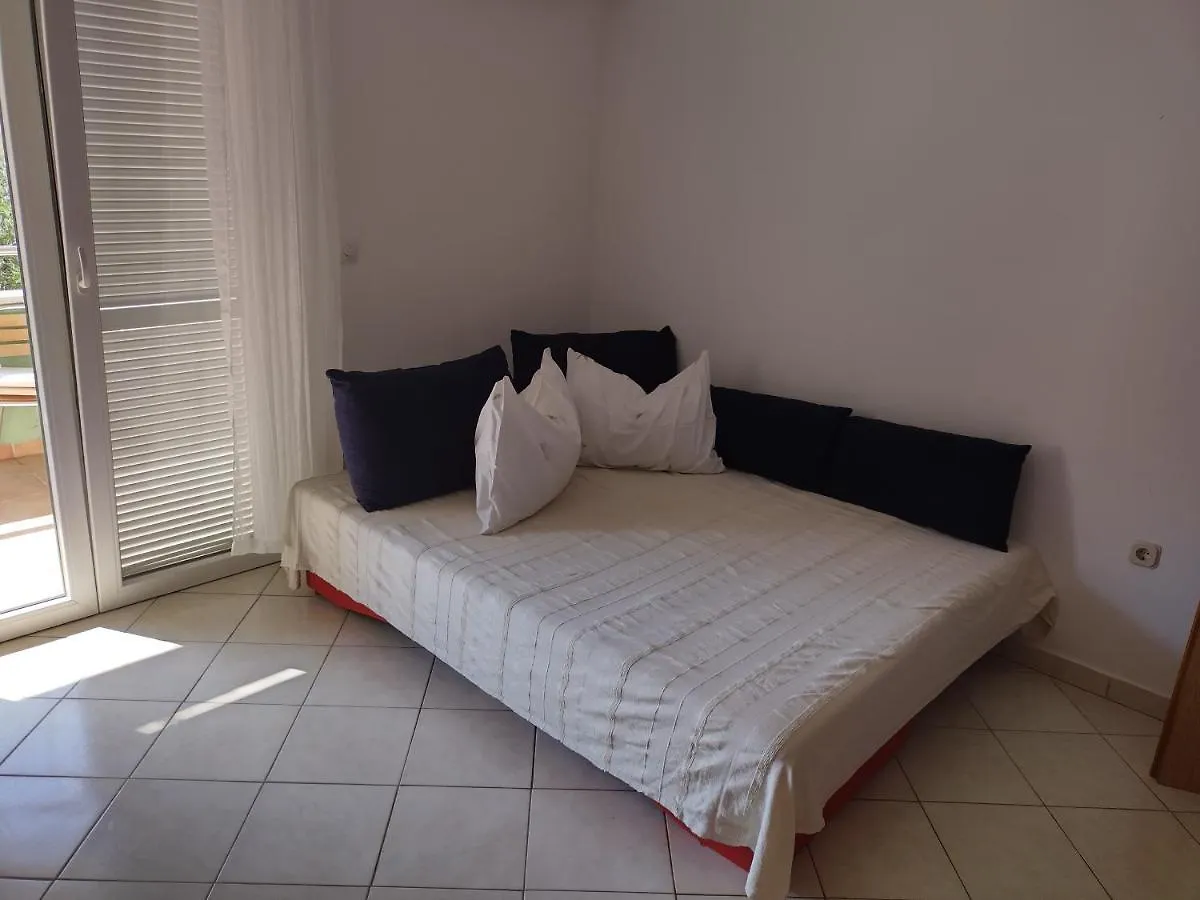 Apartment Agava, 200M From Kamenjak, Own Terrace, Garden And Parking, New Kitchen Premantura