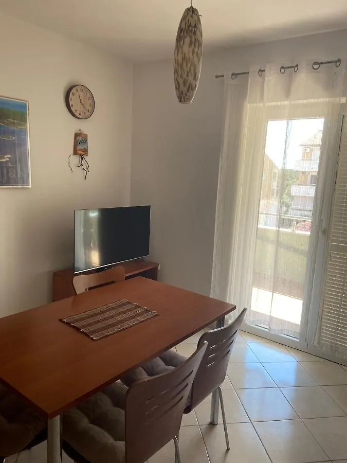 Apartment Agava, 200M From Kamenjak, Own Terrace, Garden And Parking, New Kitchen Premantura 0*,