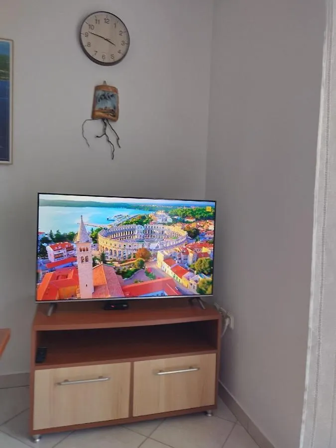 Apartment Agava, 200M From Kamenjak, Own Terrace, Garden And Parking, New Kitchen Premantura